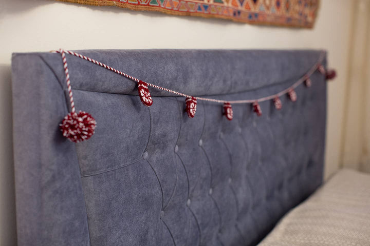 Mini-Mitten Garland : Red