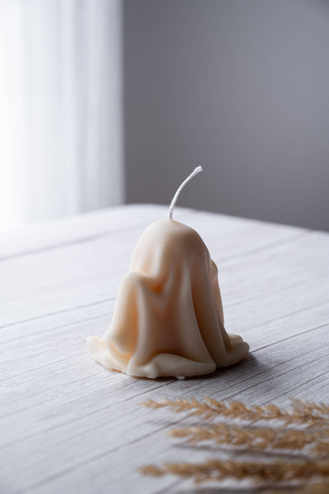 Halloween - Spectral Charm: Cutie Ghost Soy Wax Candle: Holiday Spice / White