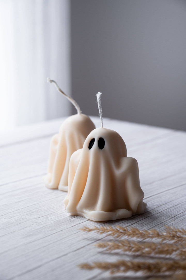 Halloween - Spectral Charm: Cutie Ghost Soy Wax Candle: Holiday Spice / White