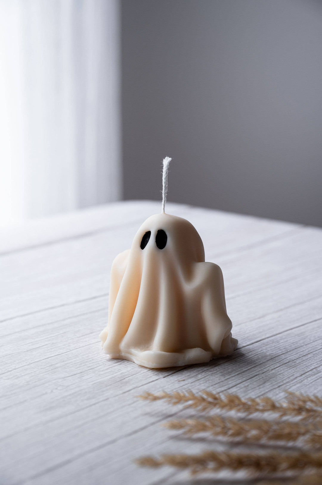 Halloween - Spectral Charm: Cutie Ghost Soy Wax Candle: Holiday Spice / White