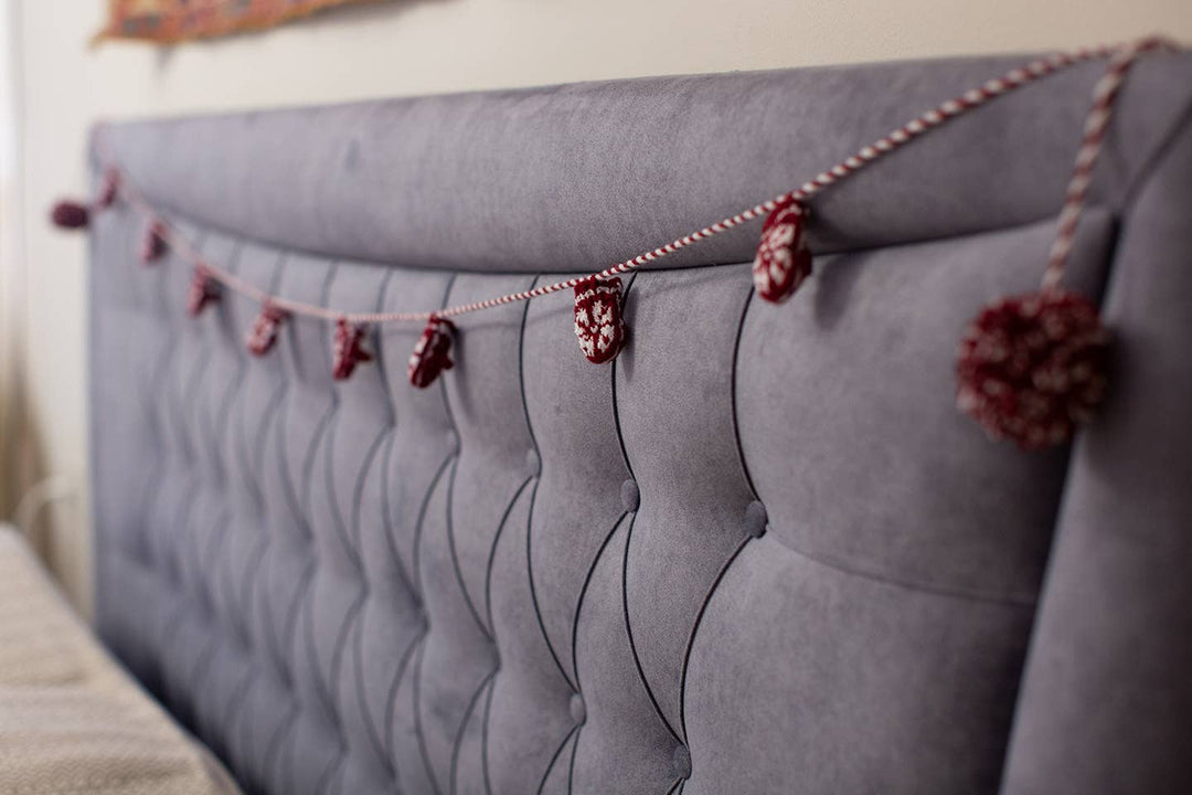 Mini-Mitten Garland : Red