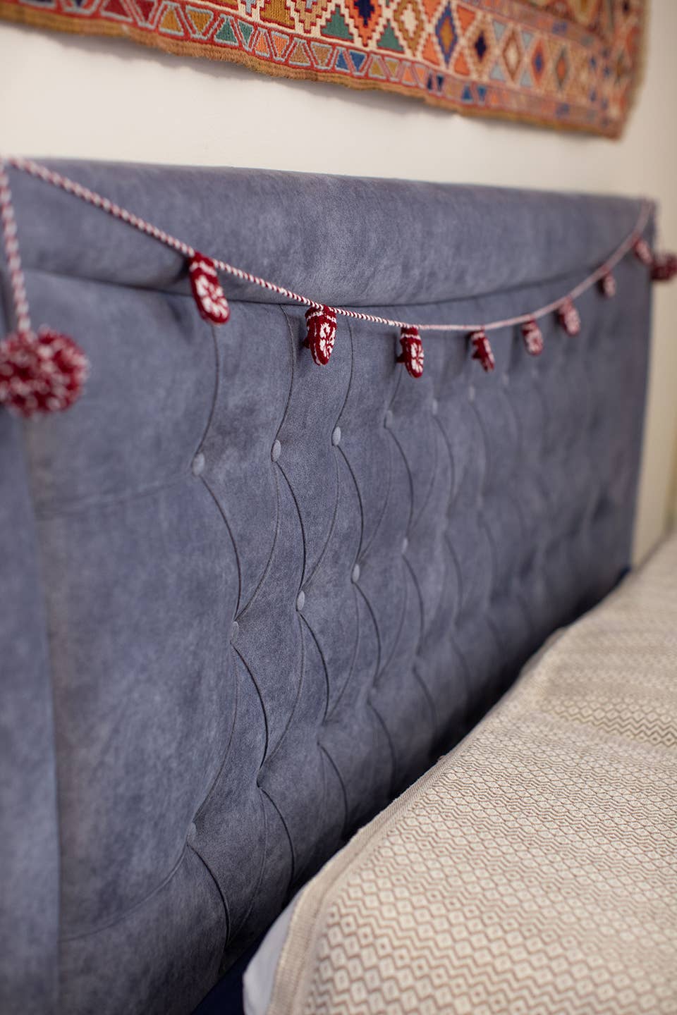 Mini-Mitten Garland : Red