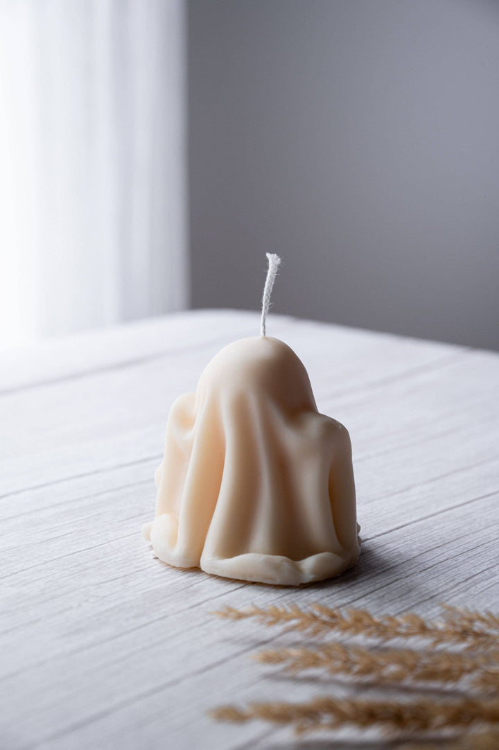 Halloween - Spectral Charm: Cutie Ghost Soy Wax Candle: Holiday Spice / White